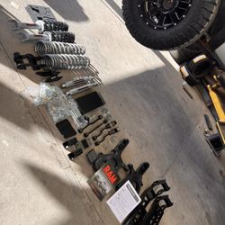 Lift Kit. CHEVY,RAM,FORD,TOYOTA,JEEP 