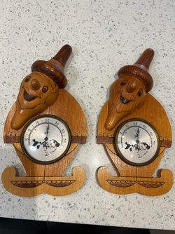 2  Gorgeous  Wooden Thermometers Indoor And Outdoors.