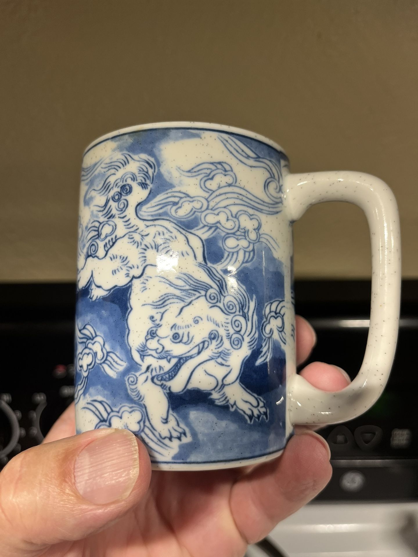 Porcelain Chinese dragon mug