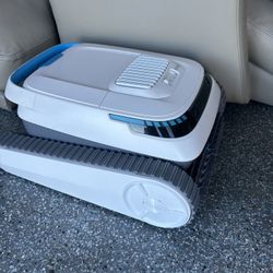 pool vacuum robot