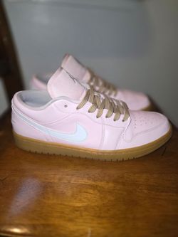 Jordan 1 Low Artic Pink Gum. Mens 10.5