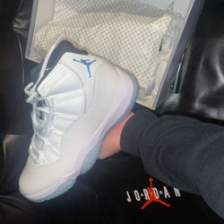 Jordan 11 Legend Blue 7.5