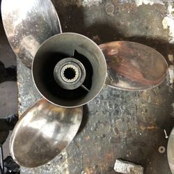 Propeller. Mercury Outboard. counter rotating.