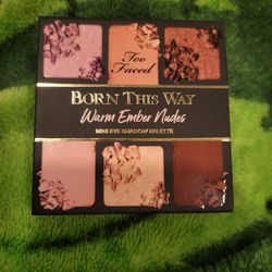 Too Faced Eye Shadow Pallette 
