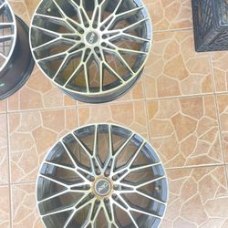 USED  DRW D23 18x8 5x105/4.5 38mm Gloss Black