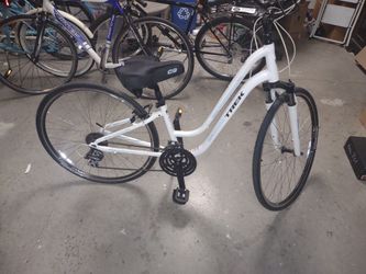 Trek Verve 3 Road Bike