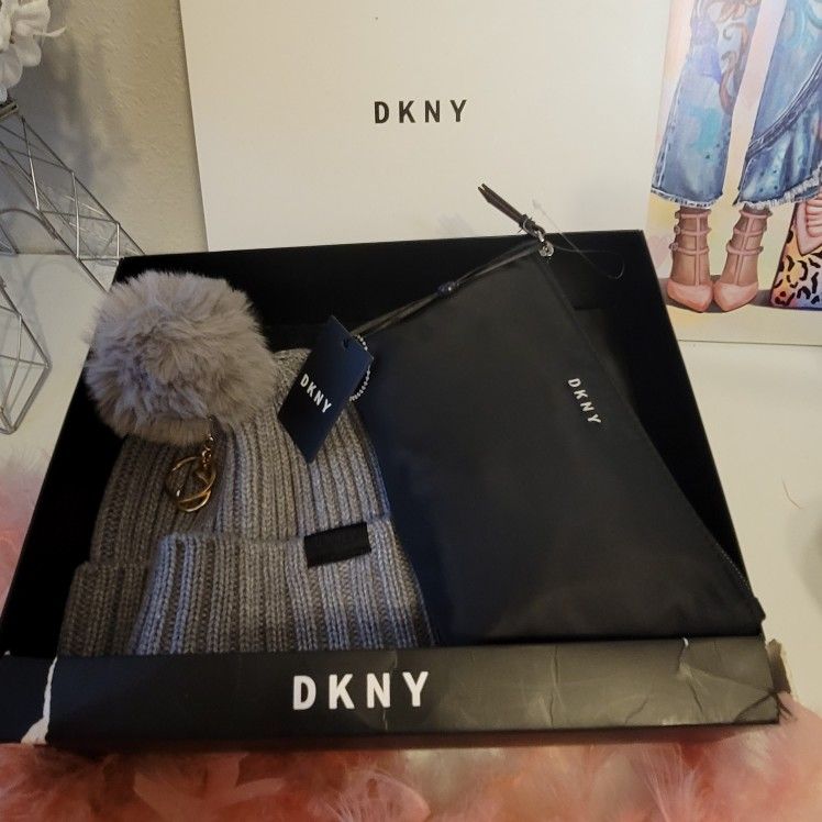 DKNY Gray Ribbed Beanie Hat and Logo Pouch Gift Set MSRP $138