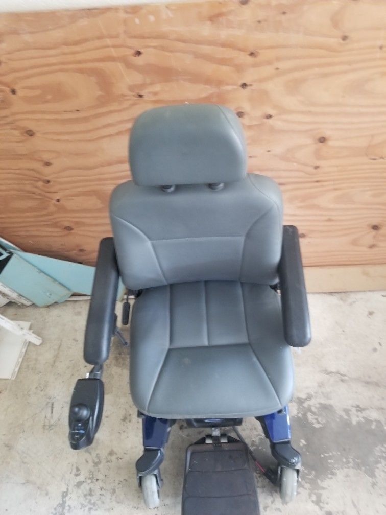 Invacare Pronto M51 SureStep Power Wheelchair
