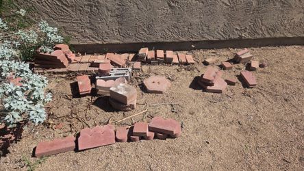 Free outdoor bricks & landscaping pavers