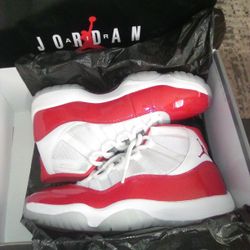 Retro Jordans (4 Pairs)
