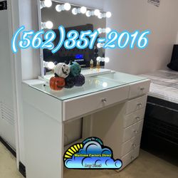 White Half Desk Vanity With Lights Dresser Diamond Knobs 