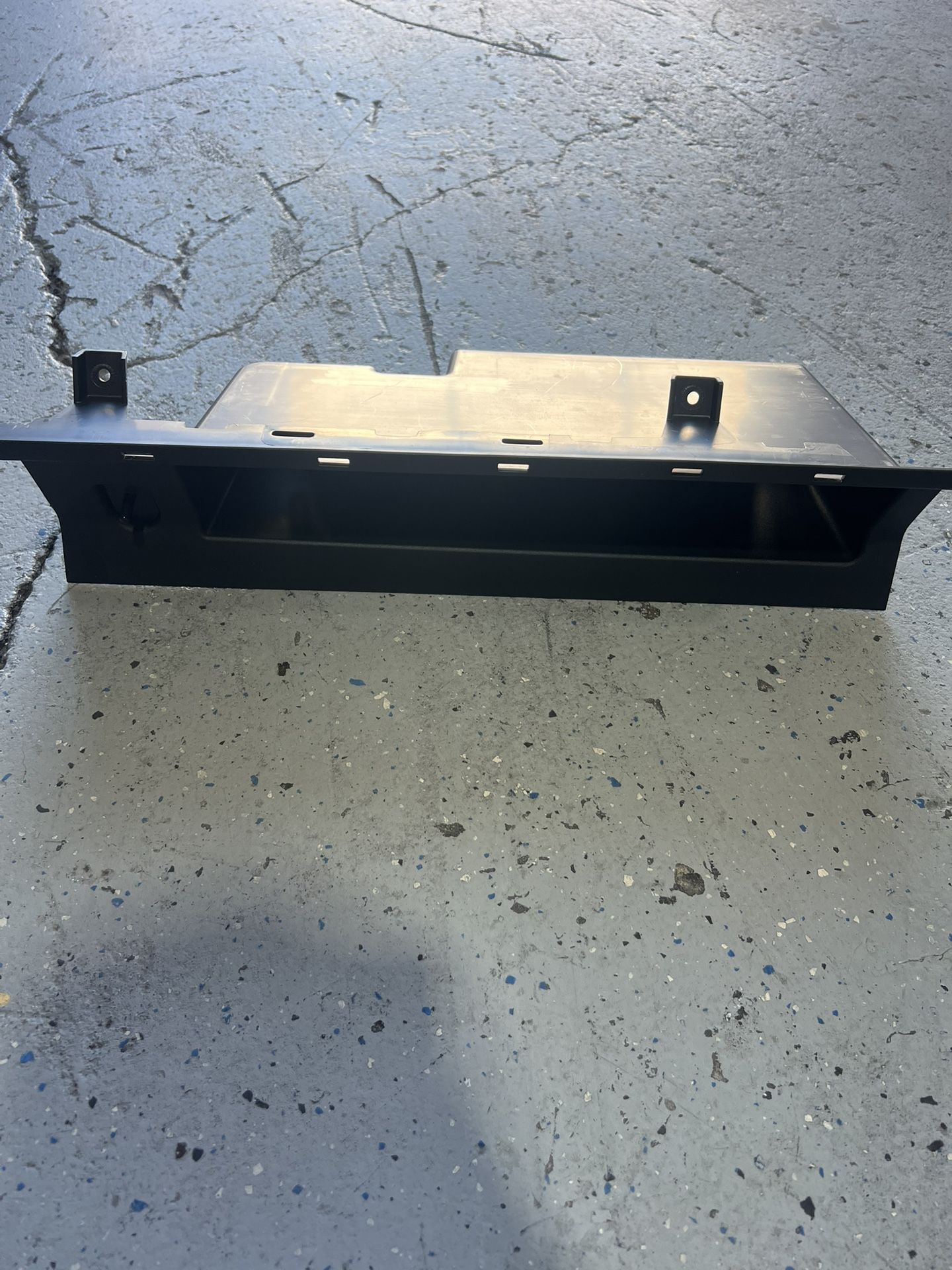 2015 - 2020 FORD F150 OEM FRONT RIGHT GLOVE BOX STORAGE COMPARTMENT FL3B4A508A