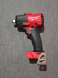 Milwaukee M18 FUEL 1/2" Mid Torque Impact Wrench