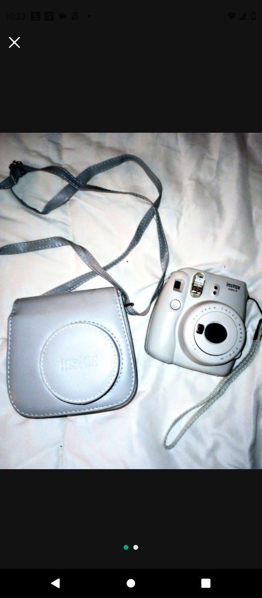 Fuji Film Instax Mini 9 Camera With Matching Case & Film