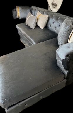 Gray Velvet Tufted Sectional Sofa with Chaise