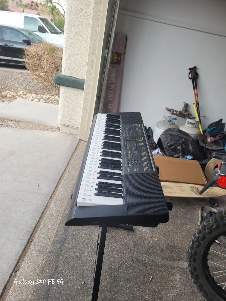 Casio Electric Keyboard
