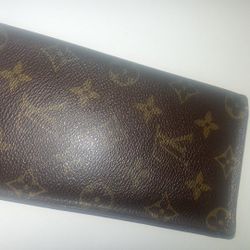 Authentic Men's Louis Vuitton Wallet