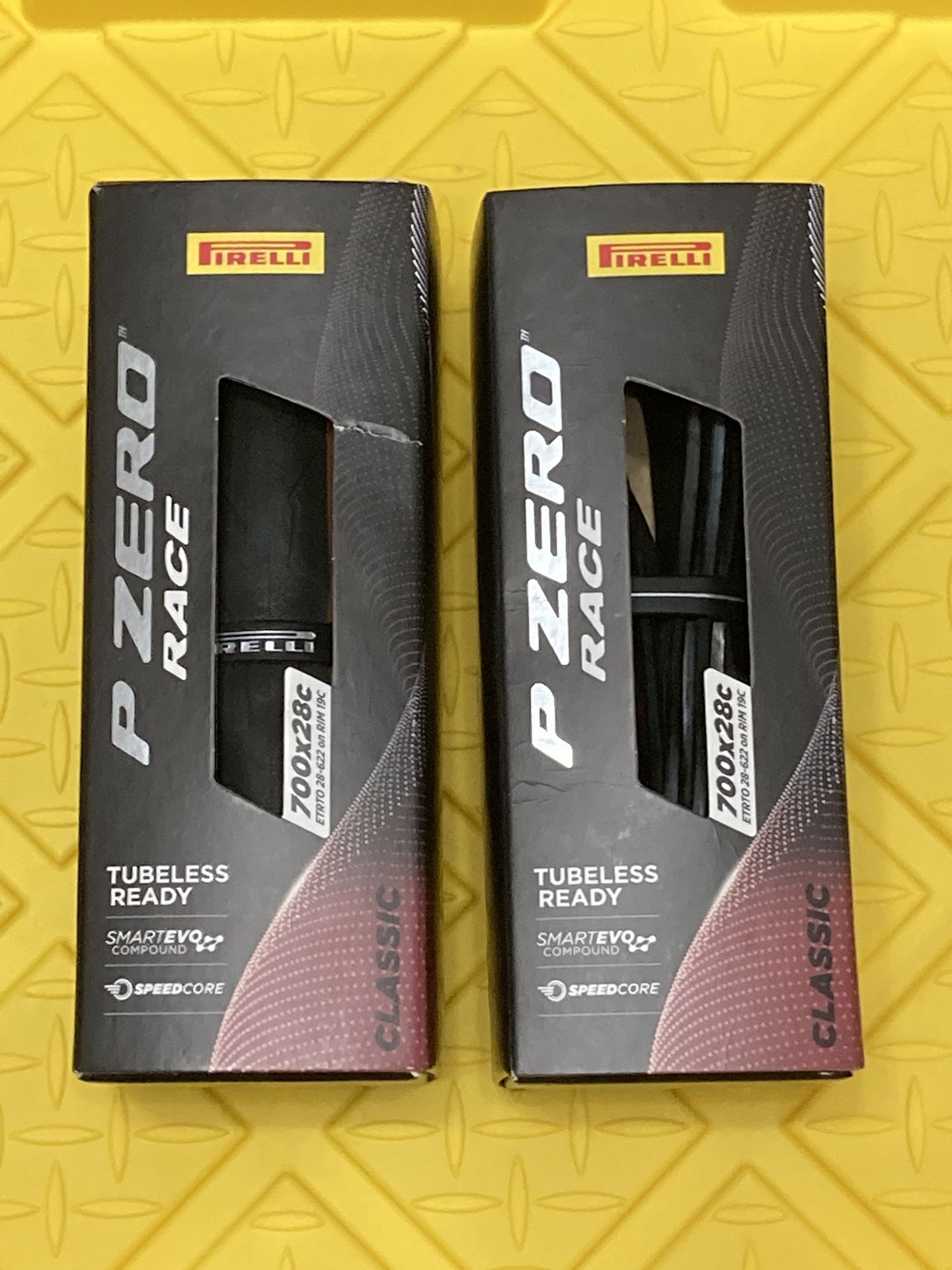 Pirelli P-Zero Race Folding Road Bike Tire , Tubeless Ready TLR, 700 x 28c, Black, Única