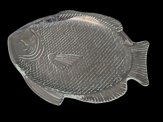 Set Of 6 Stackable Glass Fish Plates Textured USA Oven-proof 11 x 8”