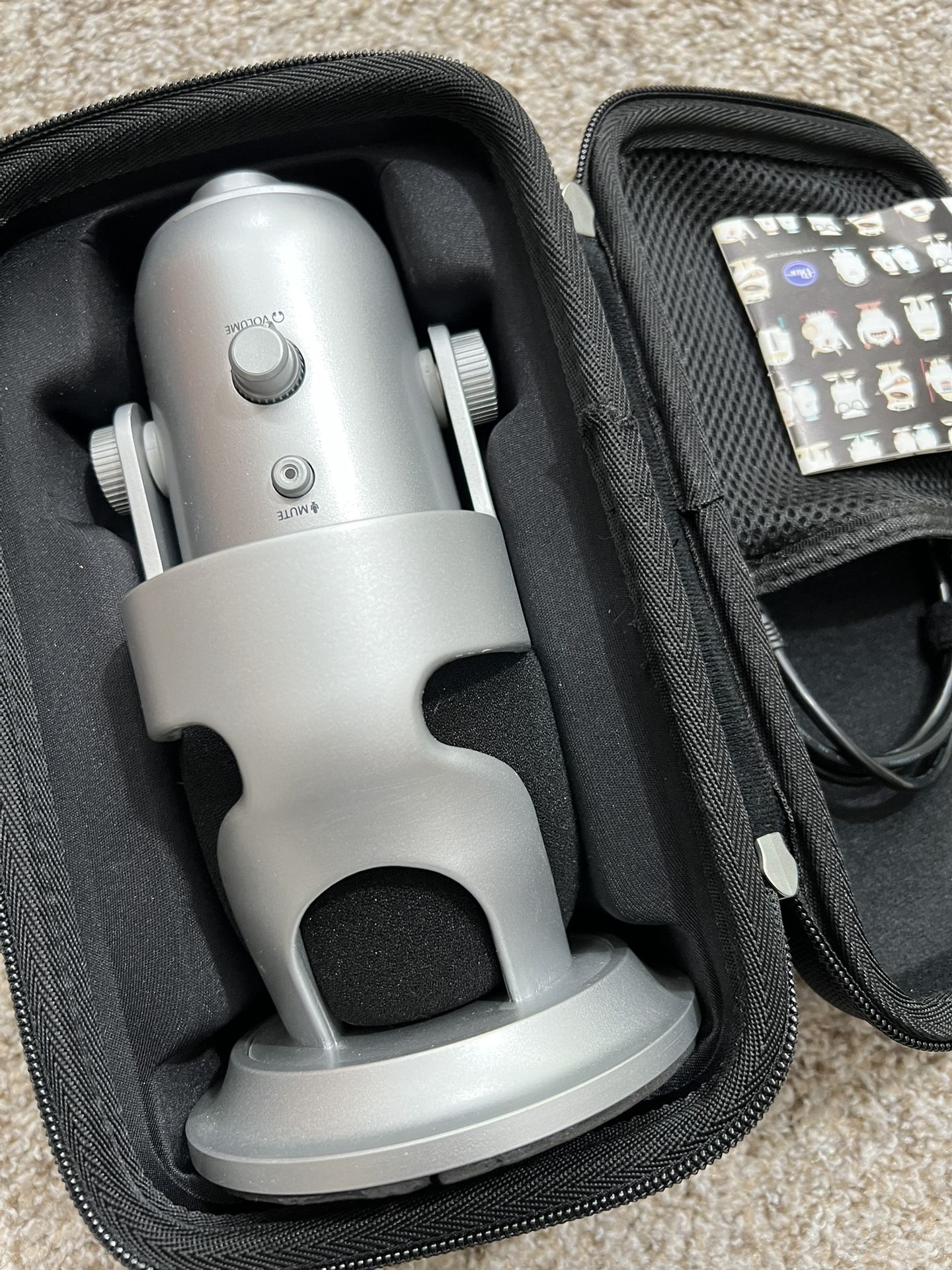 Blue Yeti Professional Multi-Pattern USB Condenser Gaming Microphone