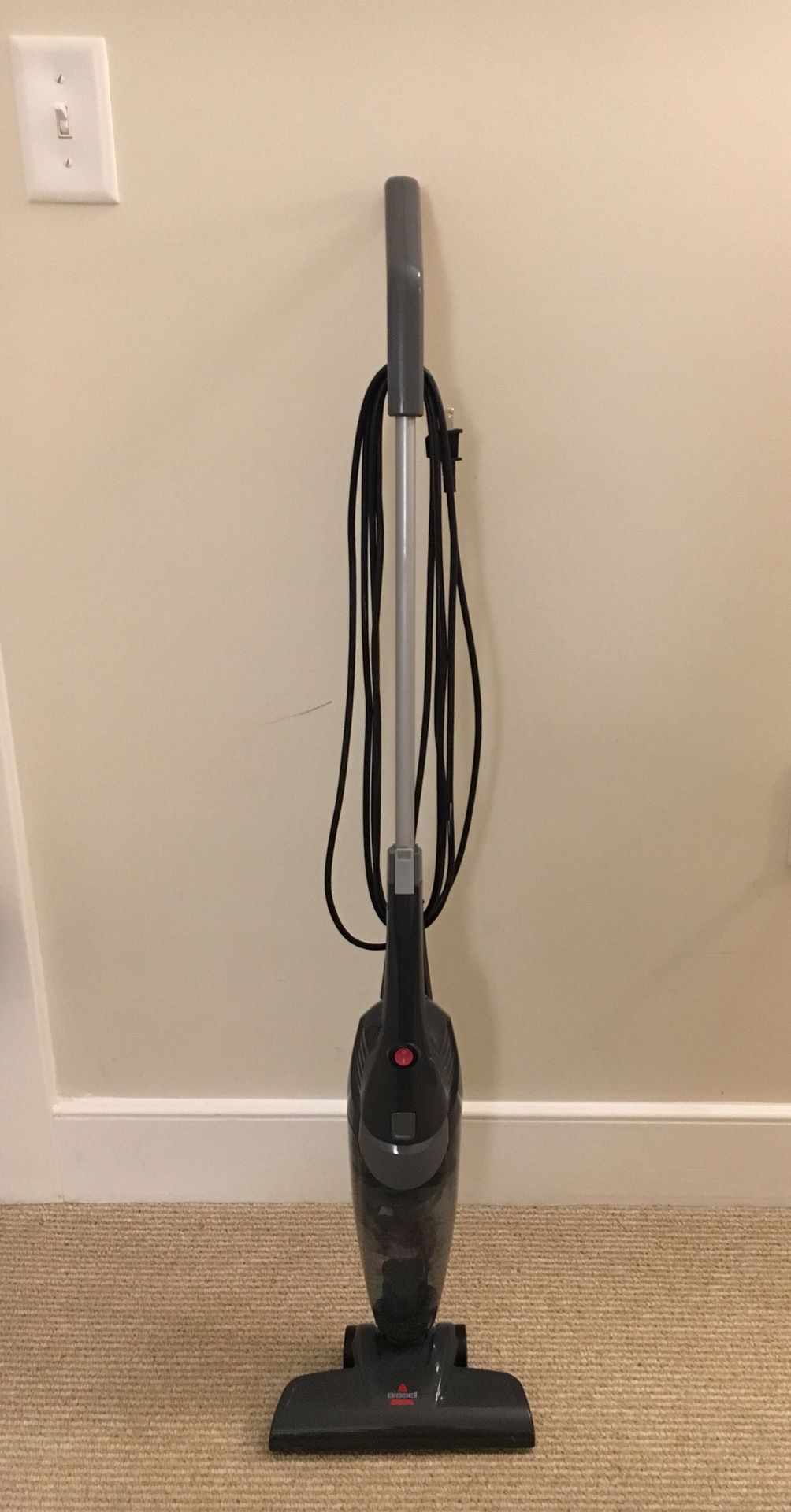 Vacuum hand held upright (Bissell)