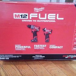 Milwaukee Fuel M12 Hammer Drill And Impact Combo Kit. 