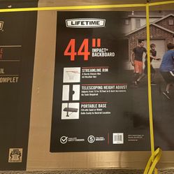LIFETIME 44” Basketball Court 