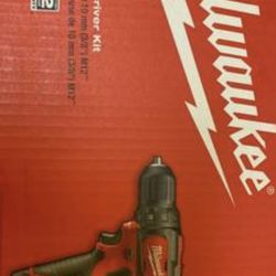 Milwaukee M12 12-Volt Lithium-Ion Cordless 3/8 in. Drill/Driver Kit Tw