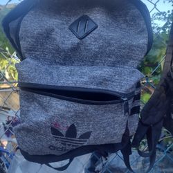 ADIDAS. 🎒 MOCHILA. BACKPACK. $ 5