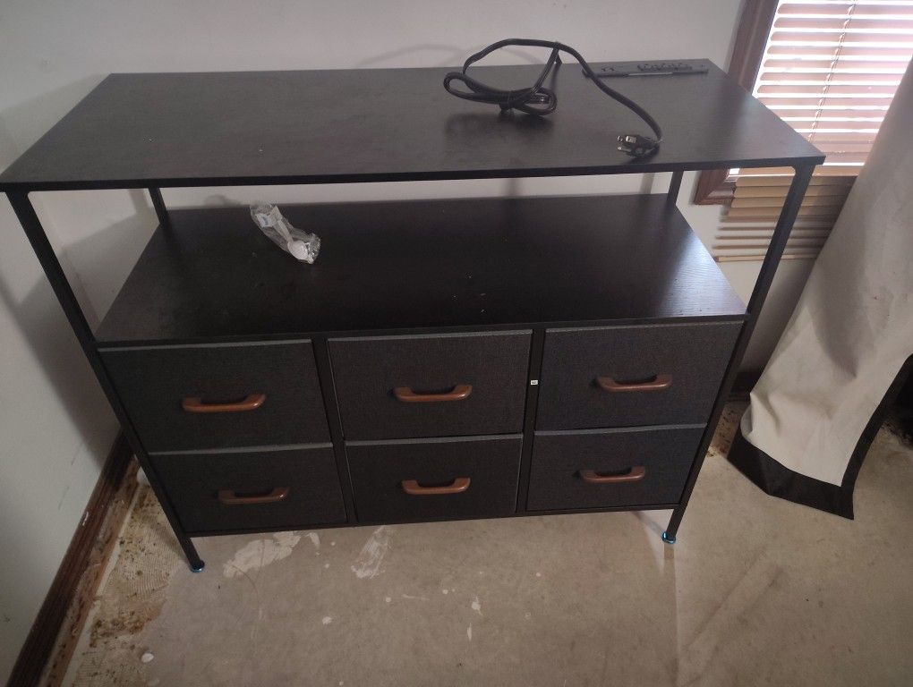 Puroma Drawer.