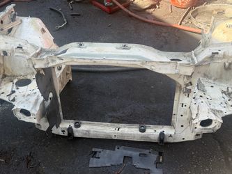Bmw e30 radiator support