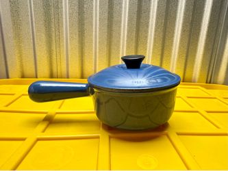 Vintage Made in France Enamaled Cast Iron Saucepan / Pot with Lid (P14)
