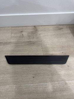 2015-2019 Hyundai Sonata Front Left Side Door Sill Scuff Plate Trim Panel OEM
