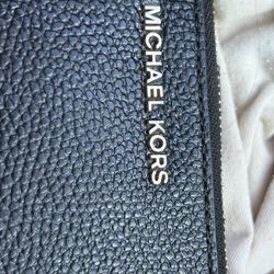 Leather Wrist Wallet – Compact & Stylish