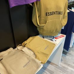 Essentials , Eric Emmanuel , Kaws, Supreme , Bape , Yeezy, Off-White 