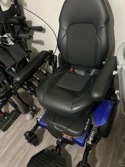 Electric wheel chair