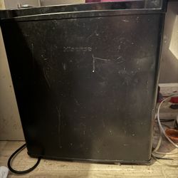 Mini Fridge 