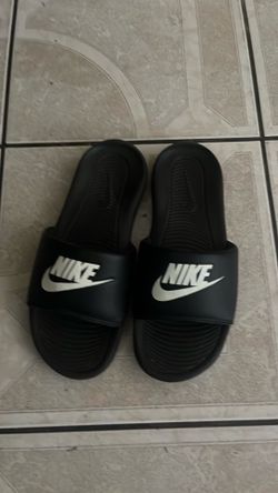 Nike slides size 8