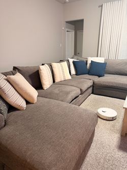 3 piece sectional w/ Chase
