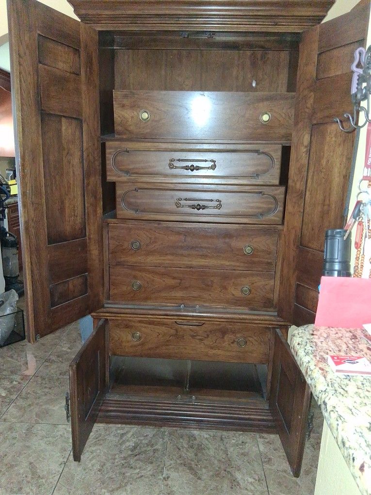 Wood cabinet Free