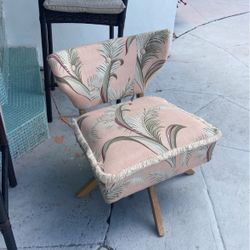 Accent Giratorio Chair 