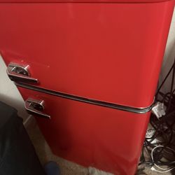 Insignia Mini Fridge