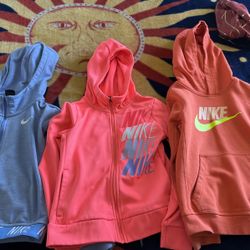 Girls Nike Sweaters 