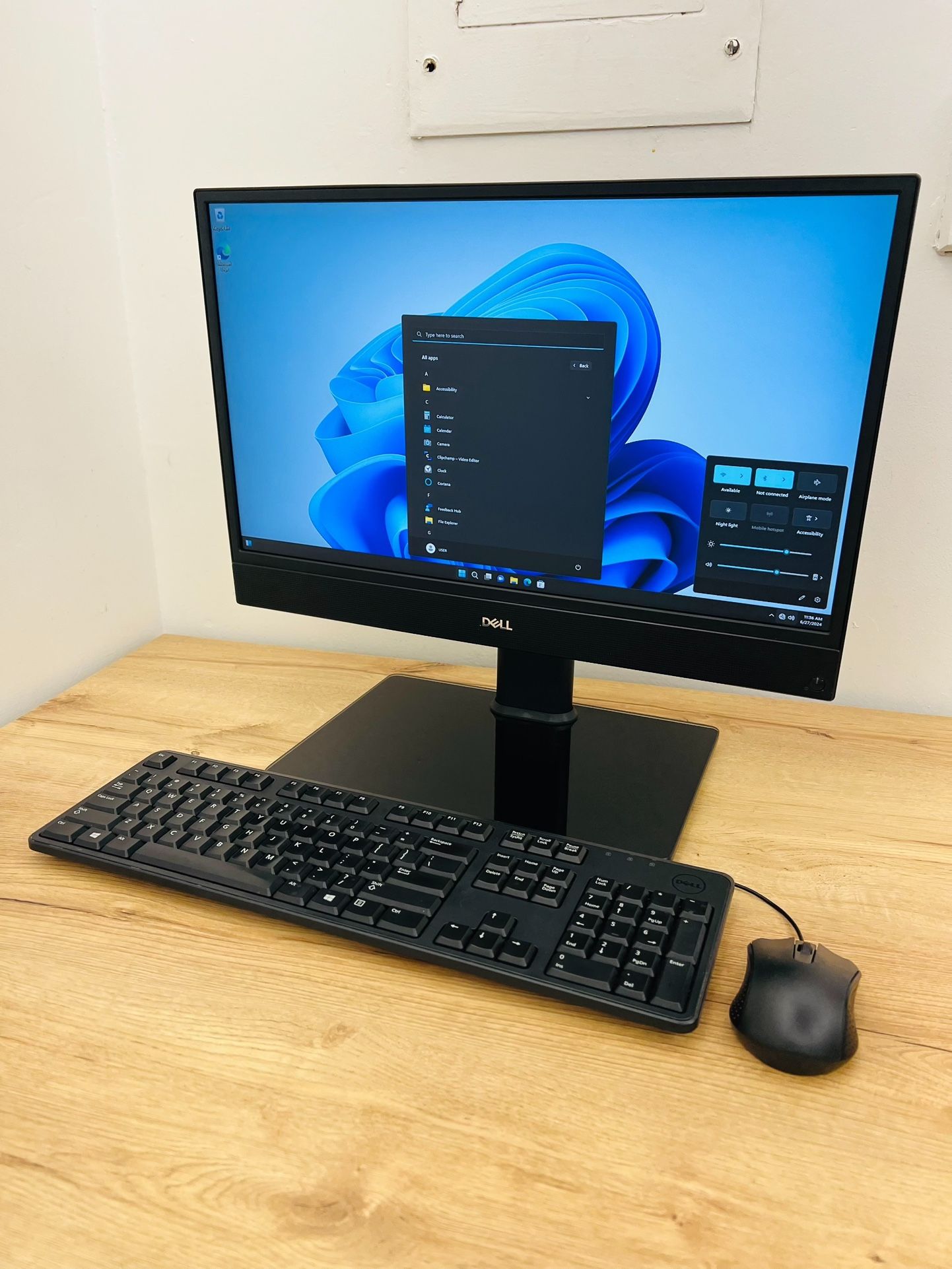 Dell i7 8th Gen 6 Core Full HD PC AIO Desktop / Windows 11 Pro / SSD 500GB / RAM 8GB / WiFi AC / Bluetooth / Keyboard & mice