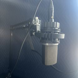 AKG C214 MICROPHONE - NEED GONE ASAP GREAT CONDITION