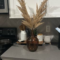 Brown Vase With Faux Pampas Grass 