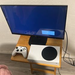 Xbox series s and monitor. First come first serve 