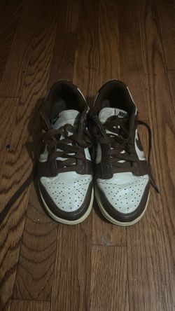 Nike dunks brown