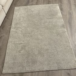 5x7 Grey/White Striped Rug