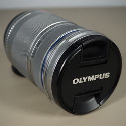 OLYMPUS M.Zuiko Digital 40-150mm ~ F4.0-5.6 R ~ Silver ~ Micro Four Thirds Systems ~ Zoom Lens ~ Mint Condition